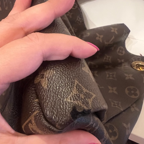 Authentic Louis Vuitton Artsy MM - Picture 7 of 10
